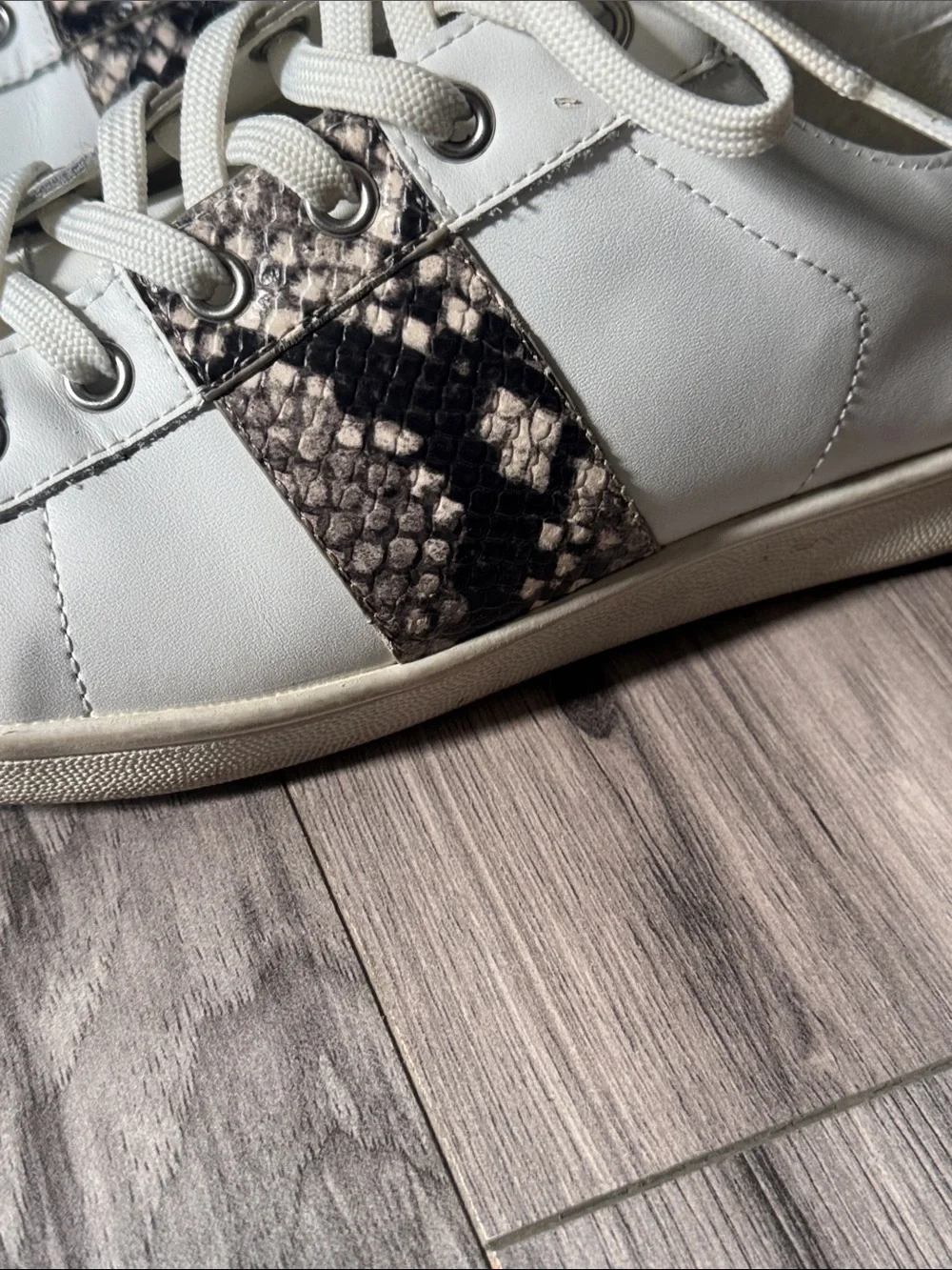 Sam Edelman White Sneakers Snake-Print Stripe leather 8 animal print active